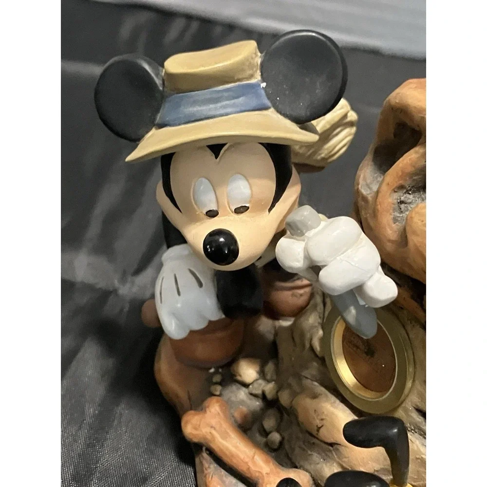 Disney Animal Kingdom Big Dig In The Boneyard Dinosaur Mickey Mouse Goofy Clock